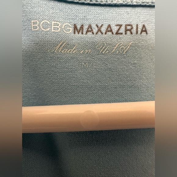 BCBG MaxAzria Blue Ruched 3/4 sleeve Top - Picture 4 of 4